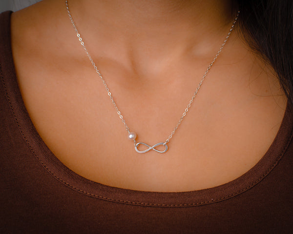 amy infinite strength necklace • family now