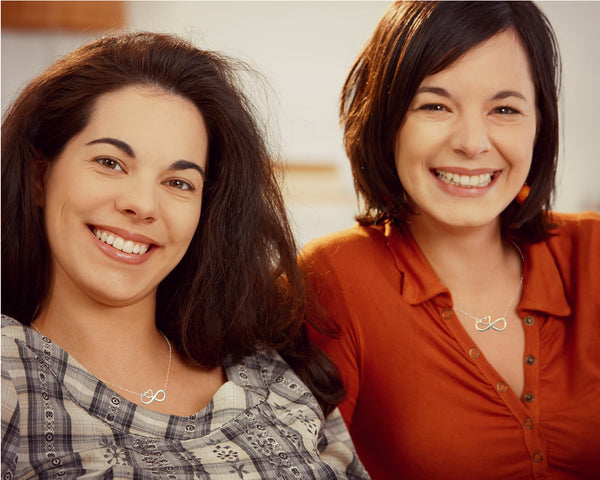 ruth eternal heart necklace • sisters, never apart